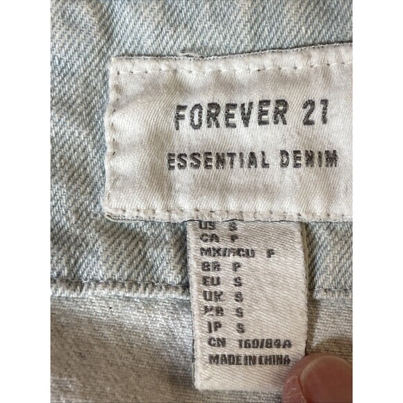 Essential Denim Size S Crop Jean Jacket Light Wash Button Pockets & Side Pockets - Picture 13 of 16